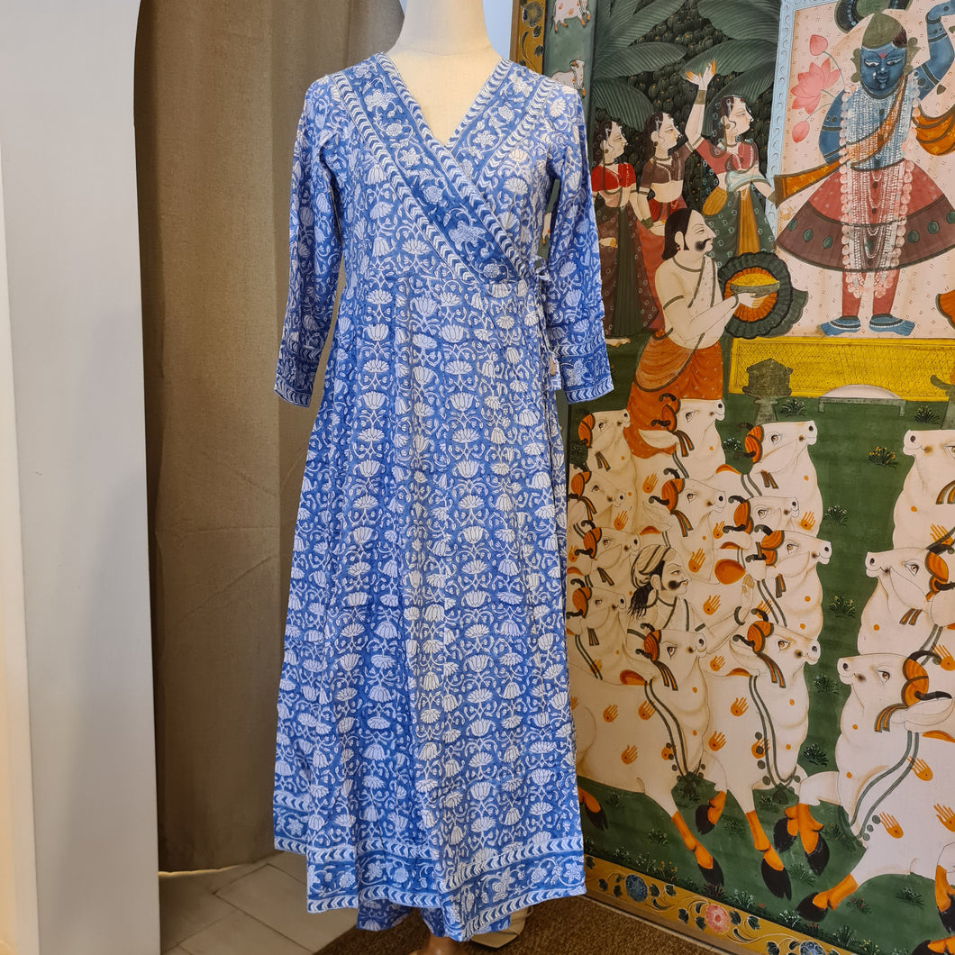 The Wrap kurta - blue with white lotus