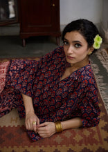 Load image into Gallery viewer, The CLOVE top - vintage navy with red butis
