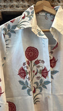 Load image into Gallery viewer, The HOLIDAY shirt - white &amp; red butas

