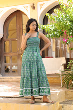 Load image into Gallery viewer, the BAY maxi dress - bottle green
