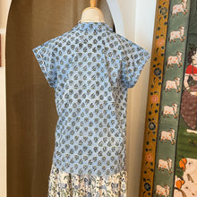 Load image into Gallery viewer, Sesame top - soft blue butis
