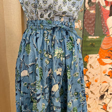Load image into Gallery viewer, the Godet Skirt - blue &amp; dark green floral
