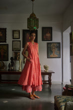 Load image into Gallery viewer, The CURRY wrap - coral &amp; pink floral
