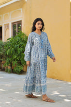 Load image into Gallery viewer, the Thyme maxi - greyish blue floral
