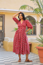 Load image into Gallery viewer, the ANISE midi - deep red with butis
