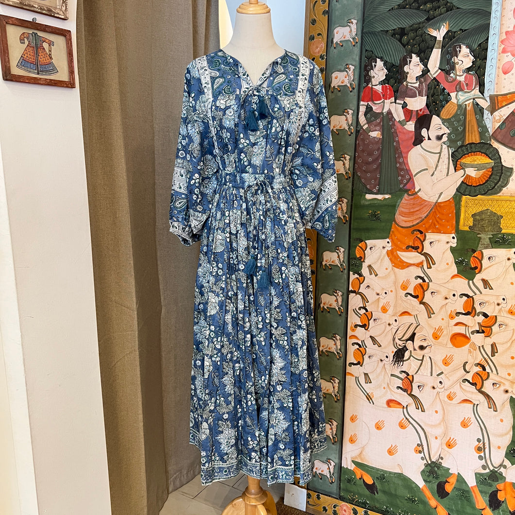 Panelled skirt with pockets - denim blue floral