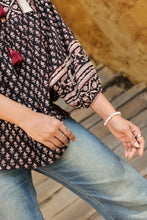 Load image into Gallery viewer, the MINT top - black bagru
