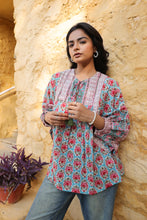 Load image into Gallery viewer, the MINT top - turquoise blue with pink butis
