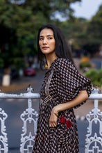 Load image into Gallery viewer, The NUTMEG midi - black bagru
