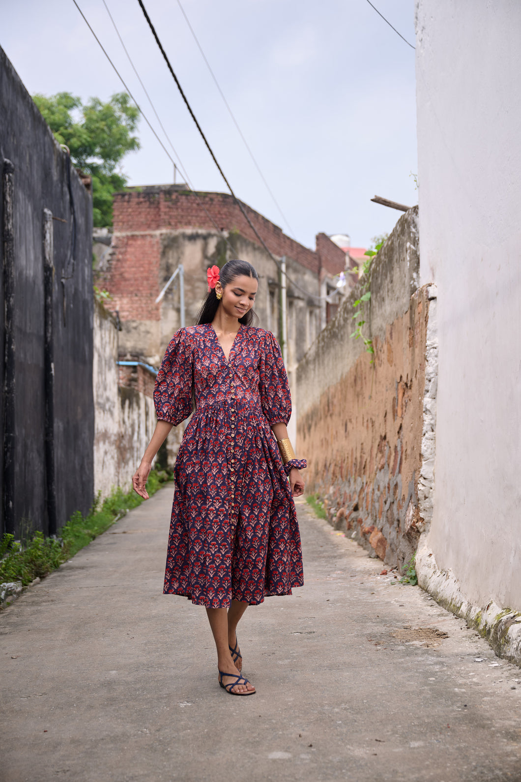 the ANISE midi - vintage navy with red butis