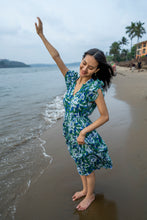 Load image into Gallery viewer, the CILANTRO midi - blue &amp; green floral
