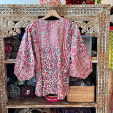 Load image into Gallery viewer, the MINT top - white pink floral
