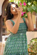 Load image into Gallery viewer, the BAY maxi dress - bottle green
