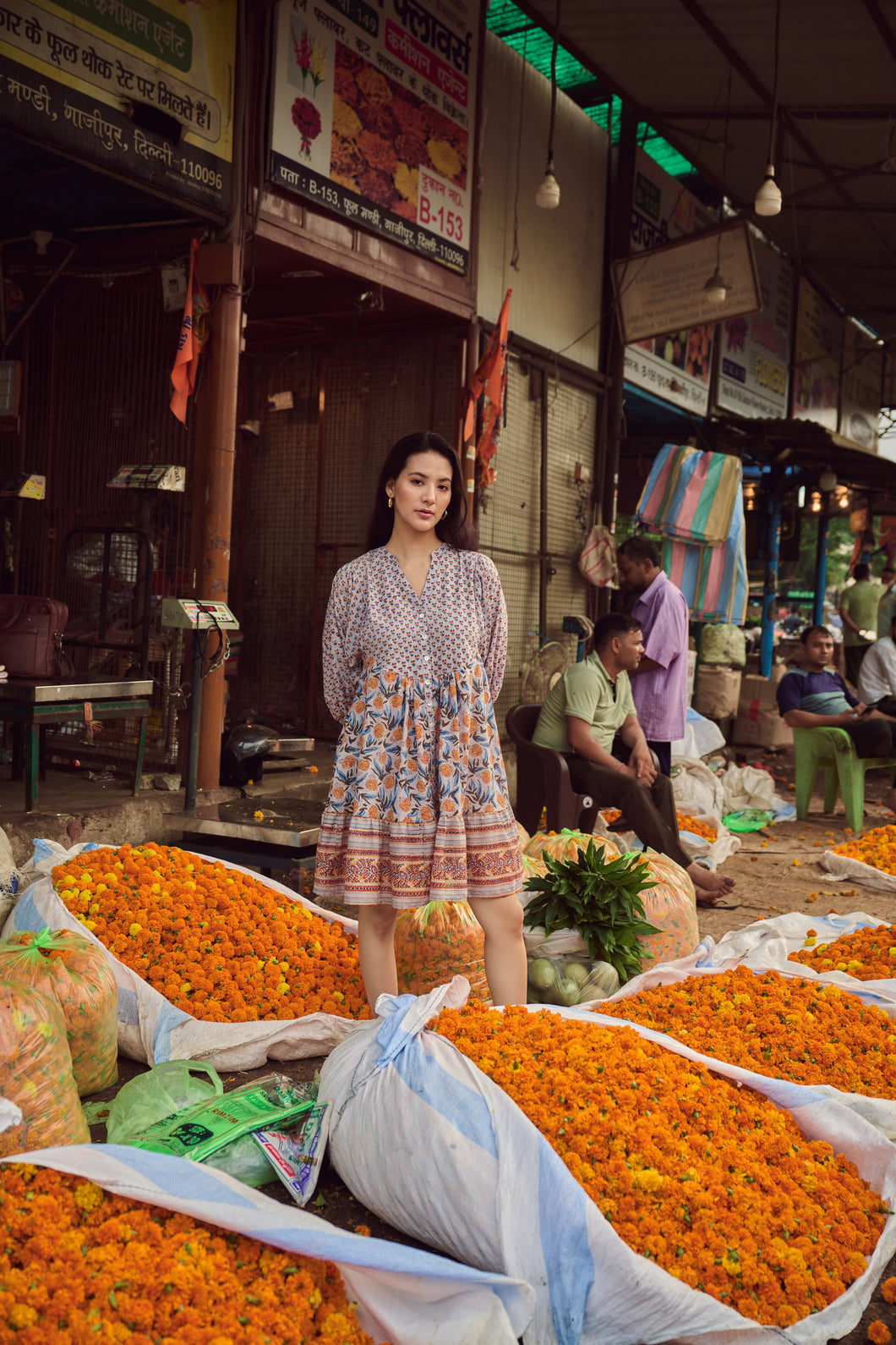 the CHILLI mini - light grey with orange floral