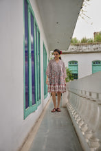 Load image into Gallery viewer, the CHILLI mini - white &amp; brown floral
