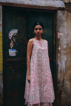 Load image into Gallery viewer, the KAFFIR midi - soft pink floral
