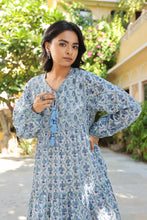 Load image into Gallery viewer, the Thyme maxi - greyish blue floral
