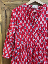 Load image into Gallery viewer, The Pepper dress - red buti
