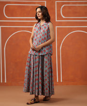 Load image into Gallery viewer, Panelled skirt with pockets - turquoise blue with pink butis
