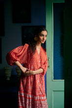 Load image into Gallery viewer, The CHILLI midi - coral &amp; pink floral
