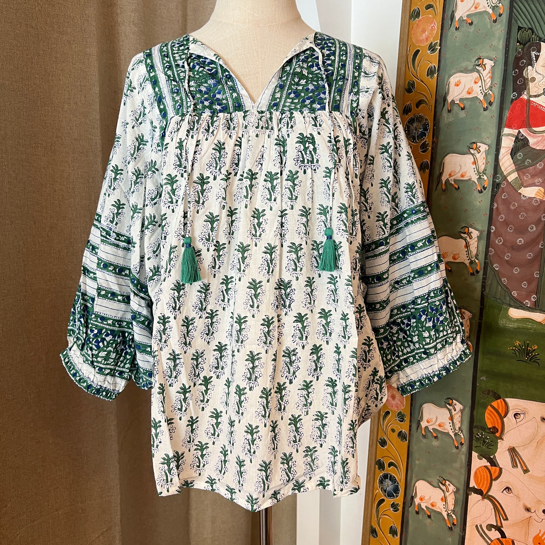 the MINT top - white w/ green butis