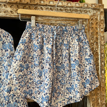 Load image into Gallery viewer, The PAPRIKA set - white and blue floral set
