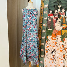 Load image into Gallery viewer, the KAFFIR midi - soft blue w/ pink red floral
