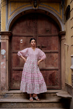 Load image into Gallery viewer, the CHILLI maxi - soft pink floral
