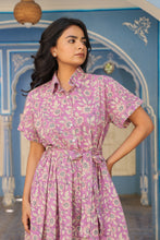 Load image into Gallery viewer, the PARSLEY MIDI dress - lavender floral
