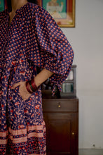 Load image into Gallery viewer, the CHILLI mini - vintage navy with red floral
