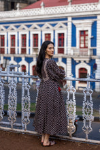 Load image into Gallery viewer, The NUTMEG midi - black bagru

