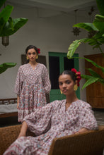 Load image into Gallery viewer, the CHILLI mini - white &amp; brown floral
