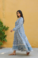 Load image into Gallery viewer, the Thyme maxi - greyish blue floral
