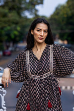 Load image into Gallery viewer, The NUTMEG midi - black bagru
