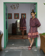 Load image into Gallery viewer, the DILL skirt - vintage navy with red floral
