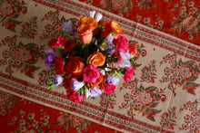 Load image into Gallery viewer, GIETHOORN Table runner - Beige with floral print
