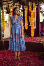 Load image into Gallery viewer, CILANTRO midi - Blue &amp; red floral
