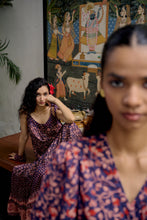 Load image into Gallery viewer, the SAGE Maxi - vintage NAVY with red butis
