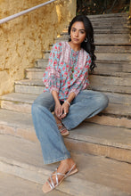 Load image into Gallery viewer, the MINT top - turquoise blue with pink butis
