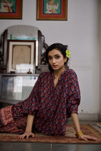 Load image into Gallery viewer, The CLOVE top - vintage navy with red butis
