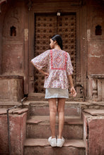 Load image into Gallery viewer, the CELERY top - white with buti block printed
