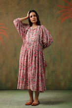 Load image into Gallery viewer, The NUTMEG midi - white &amp; pink floral
