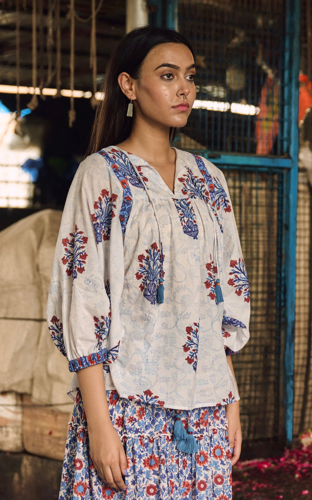 the NUTMEG top - white & blue/red floral