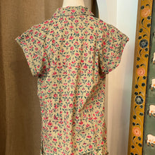 Load image into Gallery viewer, Sesame top - pea green w/ fuchsia
