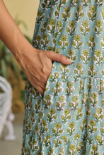 Load image into Gallery viewer, the SENF maxi - green w/ blue floral
