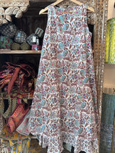 Load image into Gallery viewer, the KAFFIR midi - white with brown floral
