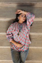 Load image into Gallery viewer, the MINT top - turquoise blue with pink butis
