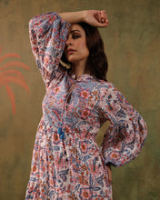Load image into Gallery viewer, The WASABI midi - White with blue floral
