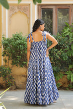 Load image into Gallery viewer, the SAGE Maxi - blue and white floral
