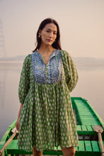 Load image into Gallery viewer, The NUTMEG mini - green with blue
